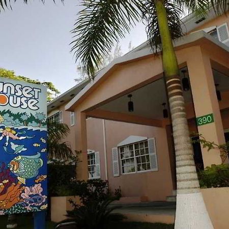 Sunset House Hotell George Town Eksteriør bilde